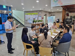 진천군 지역사회 청소년 복지교류 및 협력사업 강화를 위한 업무협약 체결식을 하였습니다.